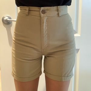 Mid thigh khaki shorts